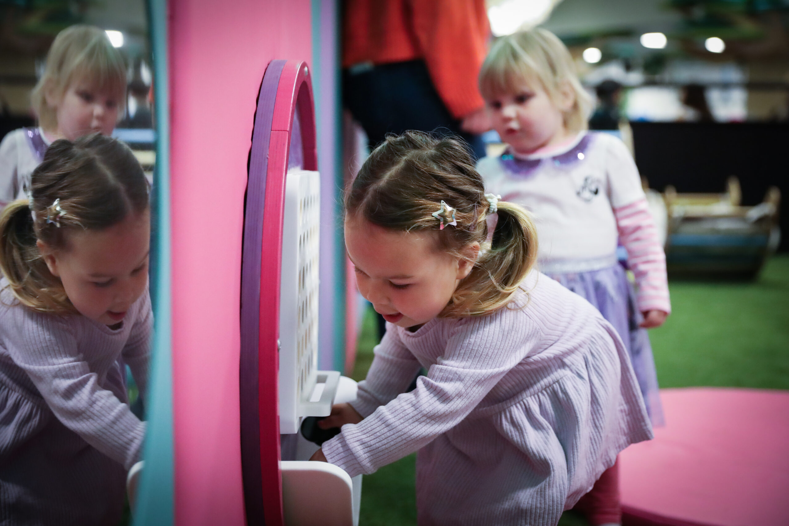 Parent and child on a repeat visit using Small+Mighty membership